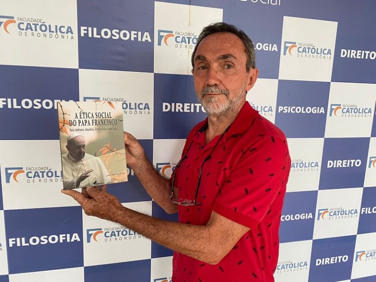 Publica O Professor Da Faculdade Cat Lica Lan A Livro Sobre